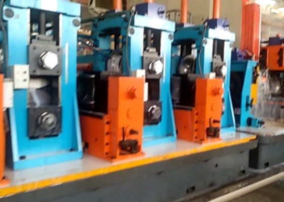 مطحنة الأنابيب الملحومة ذات التردد العالي Hg530 Hf مطحنة الأنبوب الملحومة ذات القطر الكبير 325 مم - 530 مم