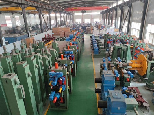 PLC التي تسيطر عليها الأنابيب الملحومة مطحنة سمك الجدار 1-30mm نظام تبريد المياه