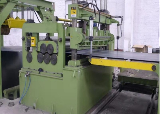 آلة خط قطع الفولاذ الكربوني CNC 1600×6mm آلة قطع الفولاذ 50m/min