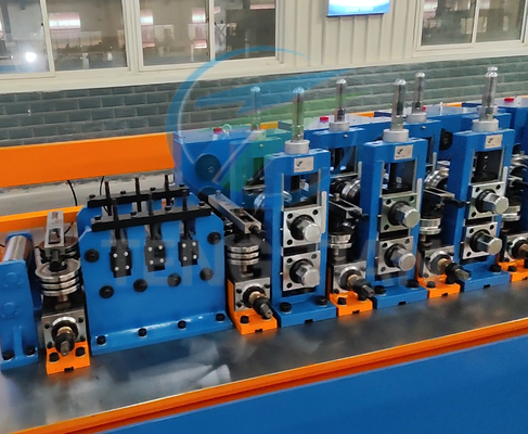آلة تصنيع الأنابيب الفولاذية الكربونية 200KW HF لحام الحالة الصلبة