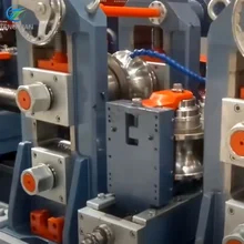 آلة تشكيل أنابيب الفولاذ المملأة بالرول CR12 طولها 12 متر مع التحكم في PLC