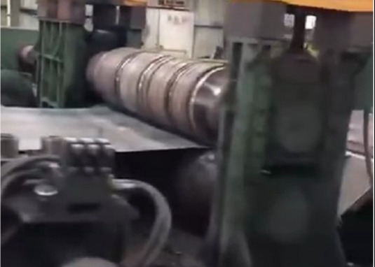 1-8mm * 2000mm آلة قطع الصلب سرعة القطع 0-40m / Min